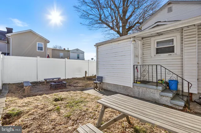 $265,000 | 111 Thompson Street, Burlington, NJ 08016