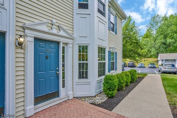 $395,000 | 130 Arbor Way, Somerville, NJ 08876
