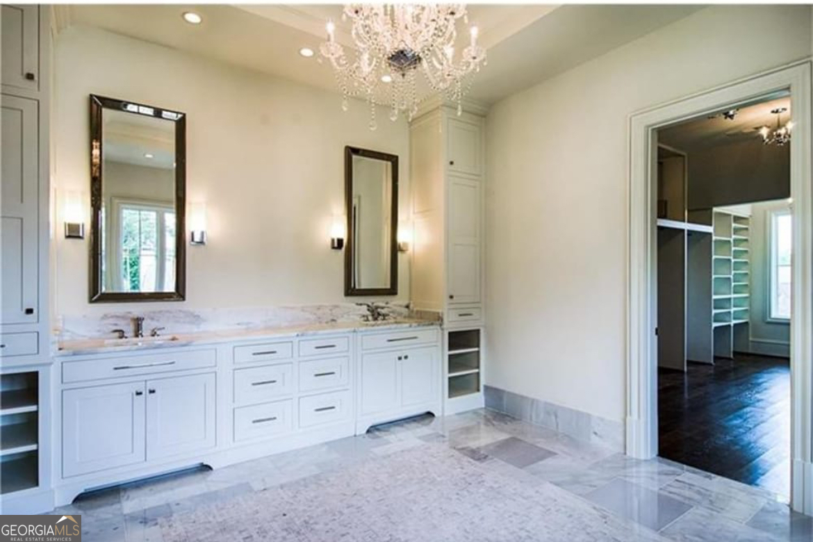 3084 Watson's Bend Milton, GA 30004 - Photo 35 of 95 Primary suite water closet