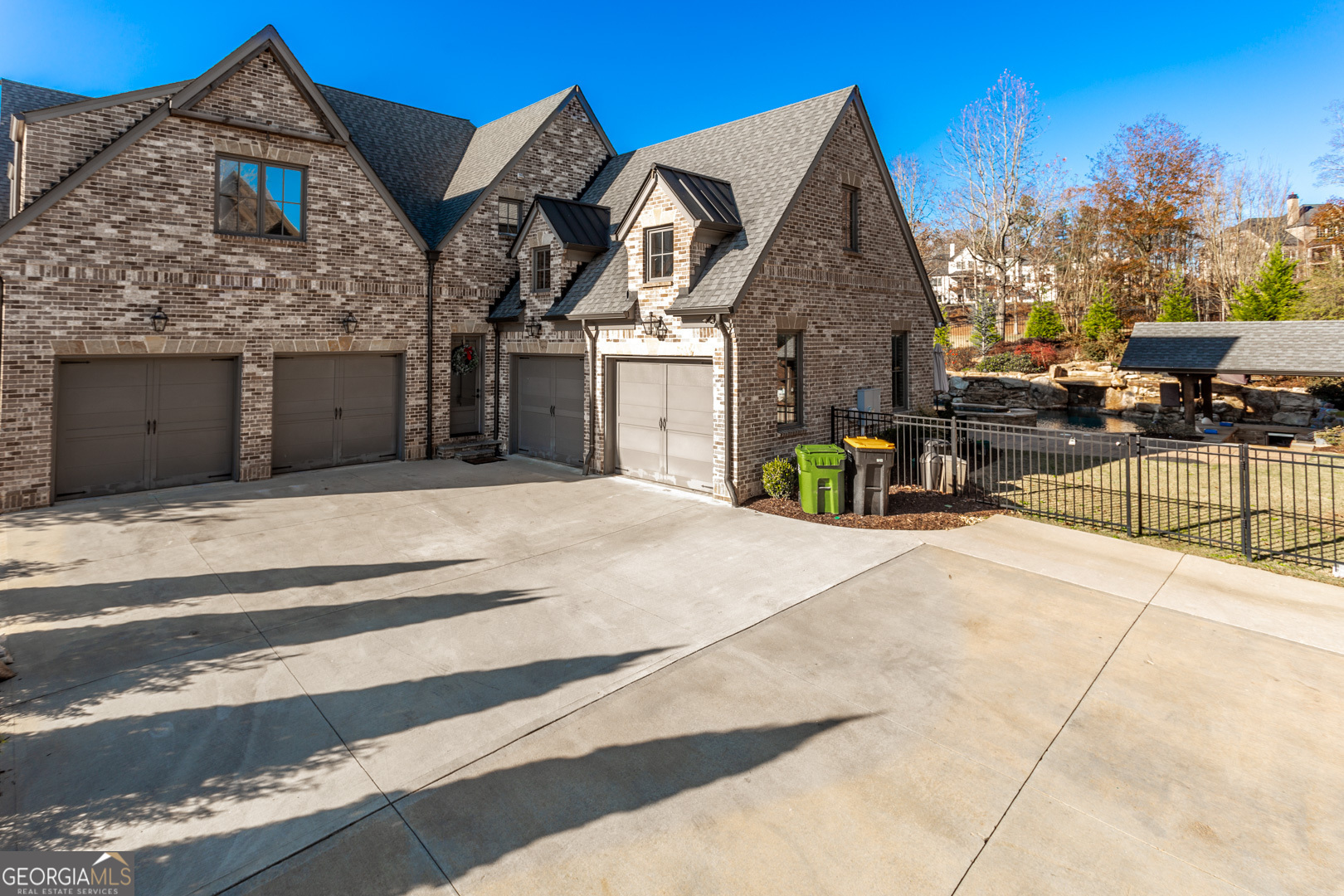 3084 Watson's Bend Milton, GA 30004 - Photo 78 of 95 a view of a house with sitting area