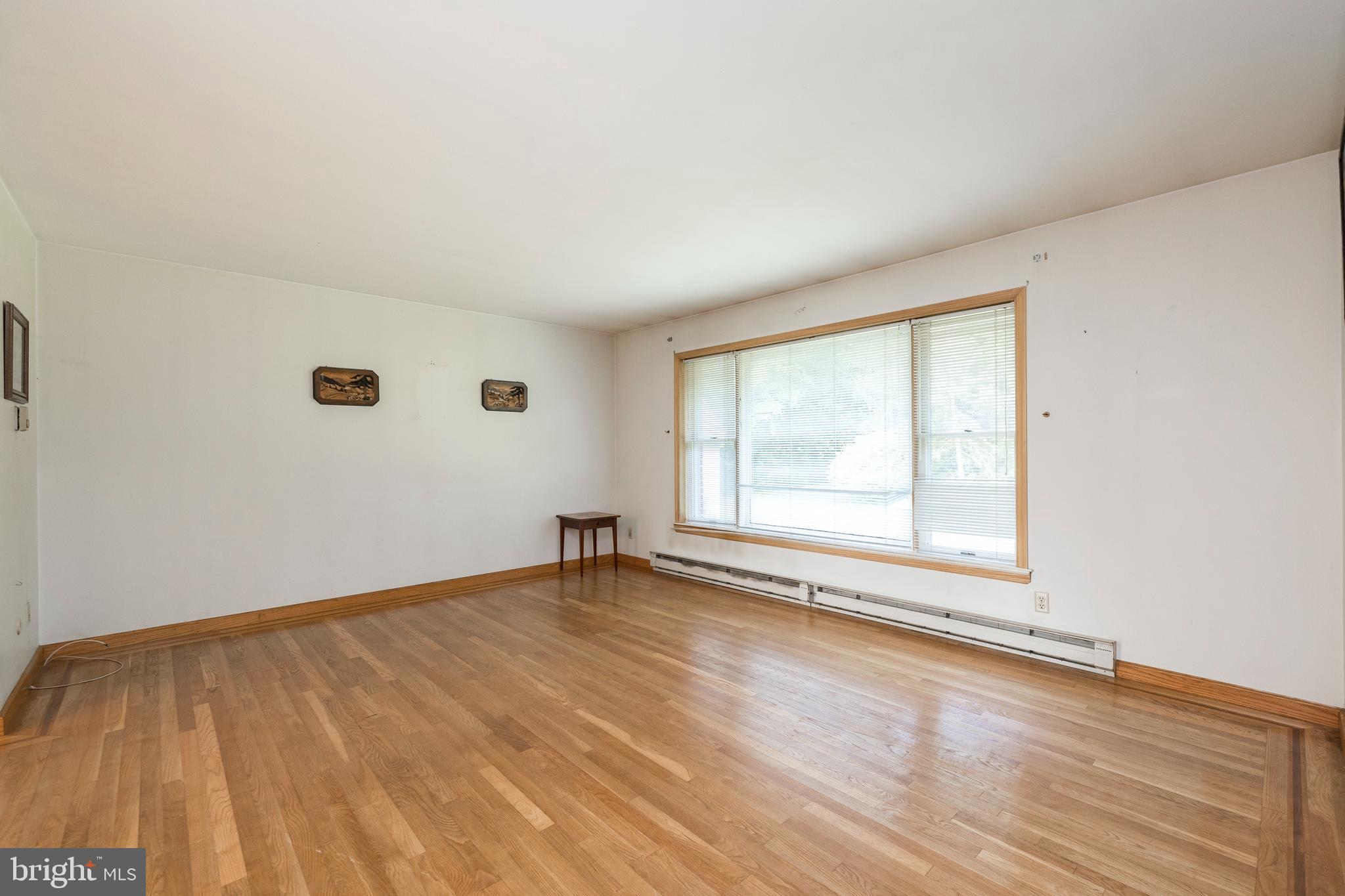 2025 Grant Road Quakertown, PA 18951 - Photo 5 of 40 Living room