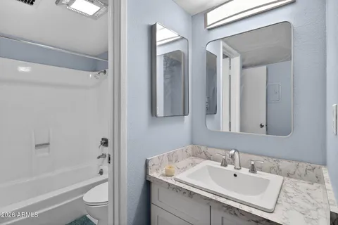 $175,000 | 1701 West Tuckey Lane, Unit 206, Phoenix, AZ 85015