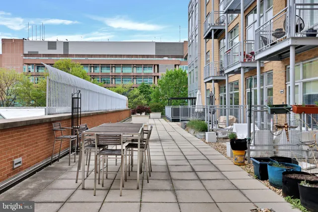 $515,000 | 1390 V Street Northwest, Unit 403, Washington, DC 20009