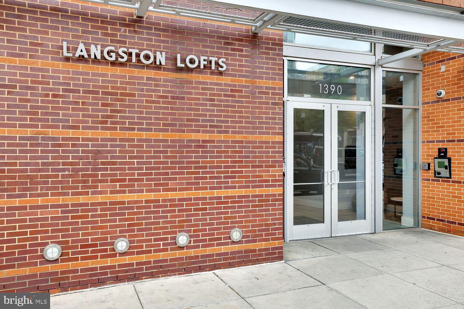 1390 V Street Northwest, Unit 403 Washington, DC 20009 - Photo 4 of 33