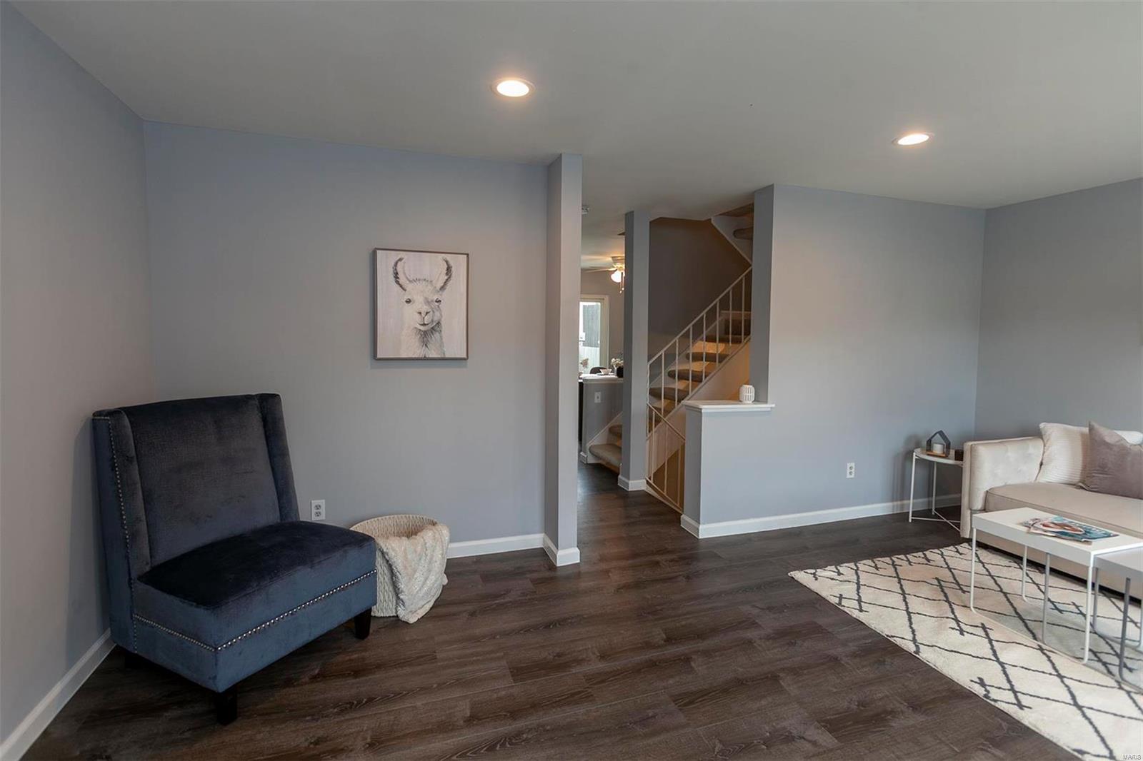 835 Portsdown Road Ballwin, MO 63011 - Photo 3 of 17 Gallery Image 3