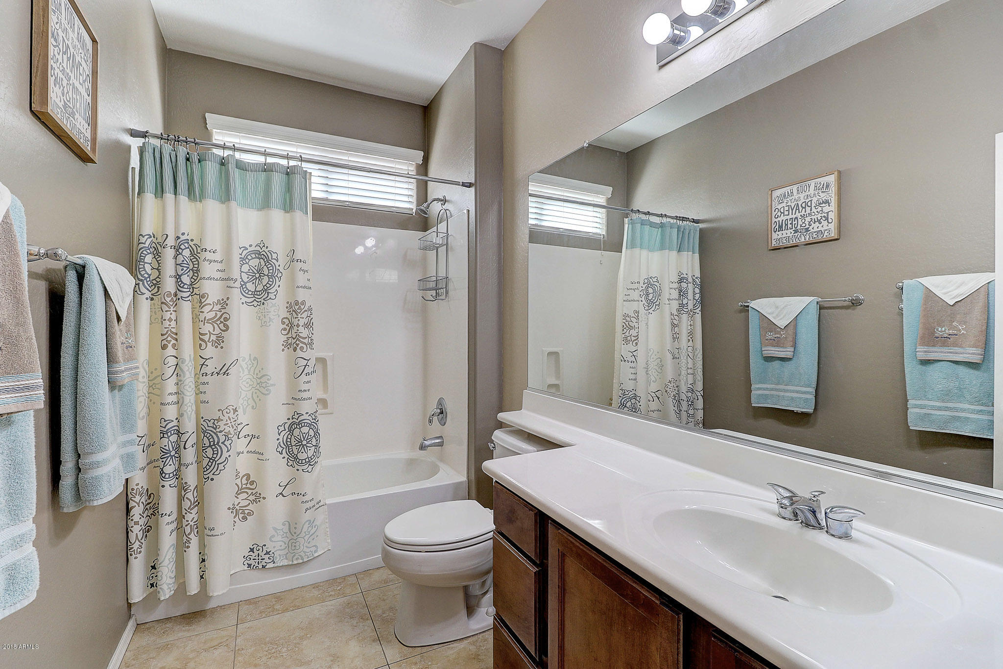 2799 East Del Rio Street Gilbert, AZ 85295 - Photo 23 of 55 Bathroom