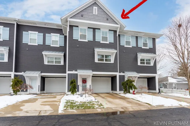 $749,000 | 160 Keewatin Way, Unit D/9, Douglas, MI 49406