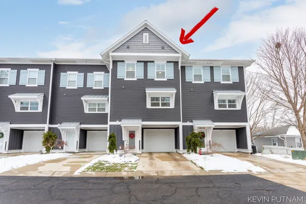$749,000 | 160 Keewatin Way, Unit D/9, Douglas, MI 49406