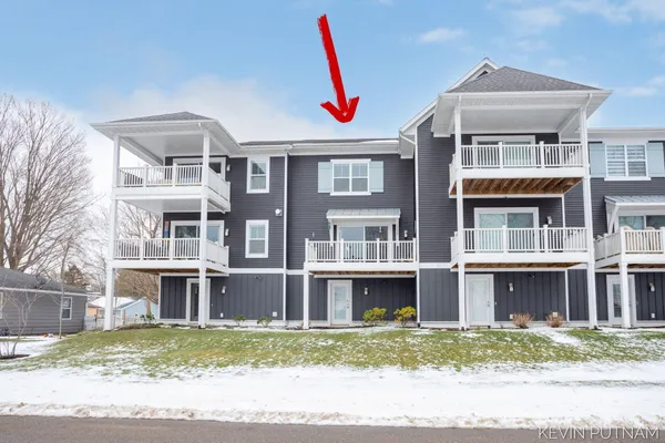 $749,000 | 160 Keewatin Way, Unit D/9, Douglas, MI 49406