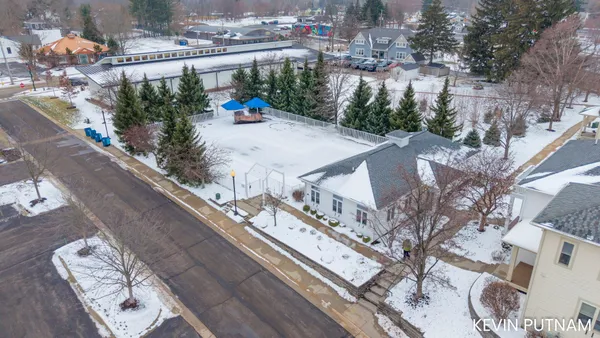 $749,000 | 160 Keewatin Way, Unit D/9, Douglas, MI 49406
