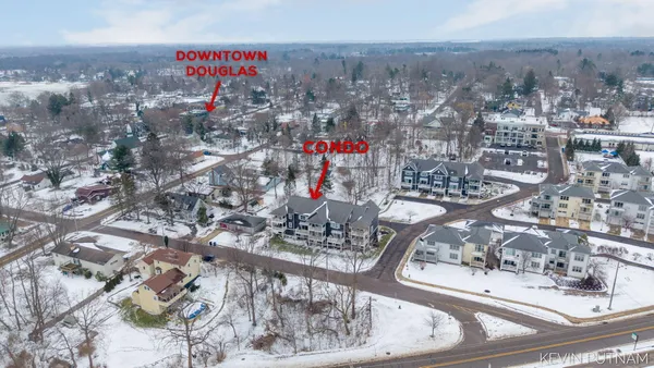 $749,000 | 160 Keewatin Way, Unit D/9, Douglas, MI 49406
