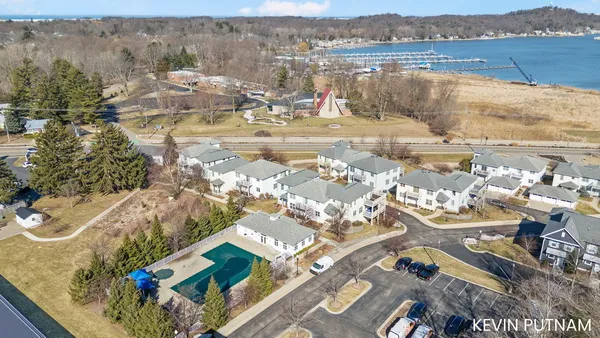 $749,000 | 160 Keewatin Way, Unit D/9, Douglas, MI 49406