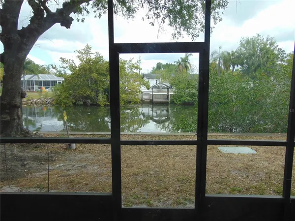 $1,150 | 9119 Tudor Drive, Unit E102, Tampa, FL 33615