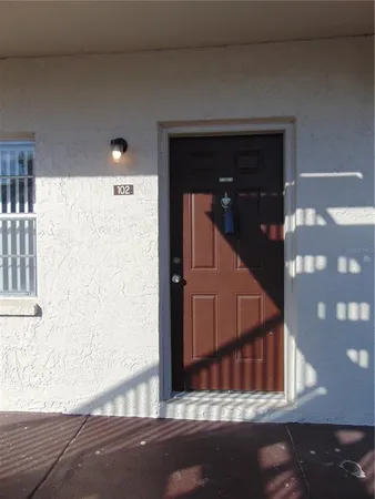 $1,200 | 9119 Tudor Drive, Unit E102, Tampa, FL 33615