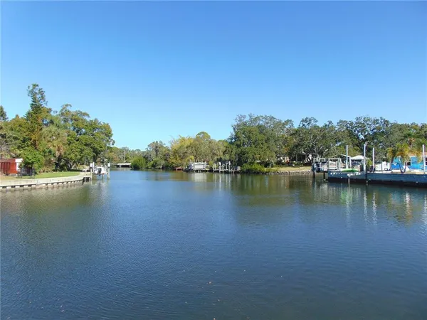 $1,150 | 9119 Tudor Drive, Unit E102, Tampa, FL 33615
