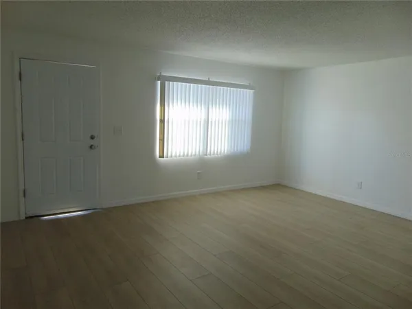 $1,200 | 9119 Tudor Drive, Unit E102, Tampa, FL 33615