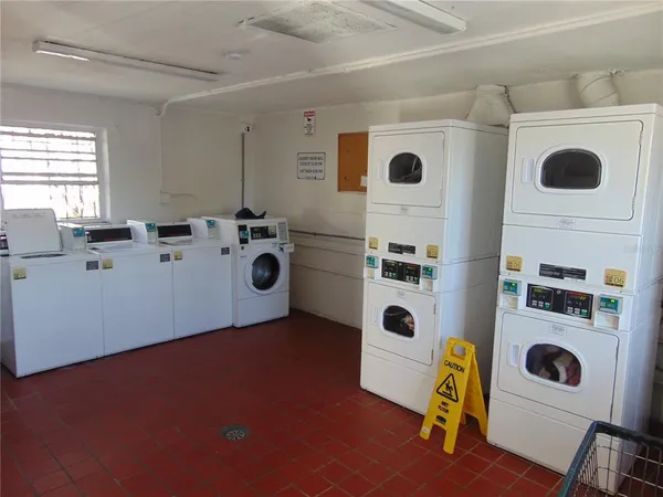 $1,200 | 9119 Tudor Drive, Unit E102, Tampa, FL 33615