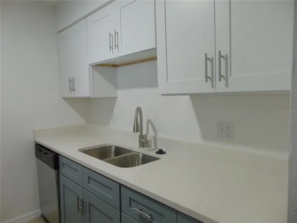 $1,150 | 9119 Tudor Drive, Unit E102, Tampa, FL 33615