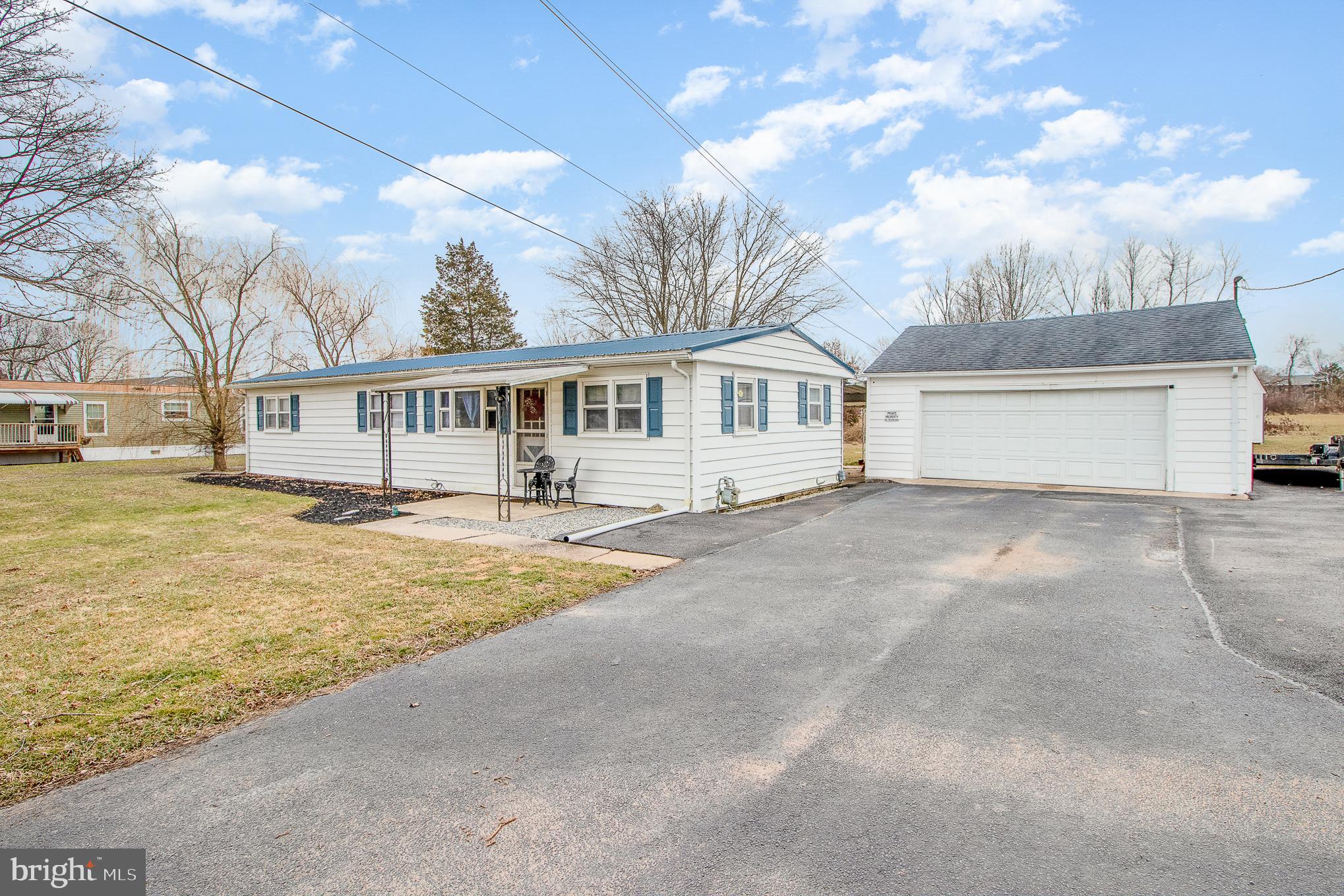 4860 Clair Mar Drive Dover, PA 17315 - Photo 2 of 21