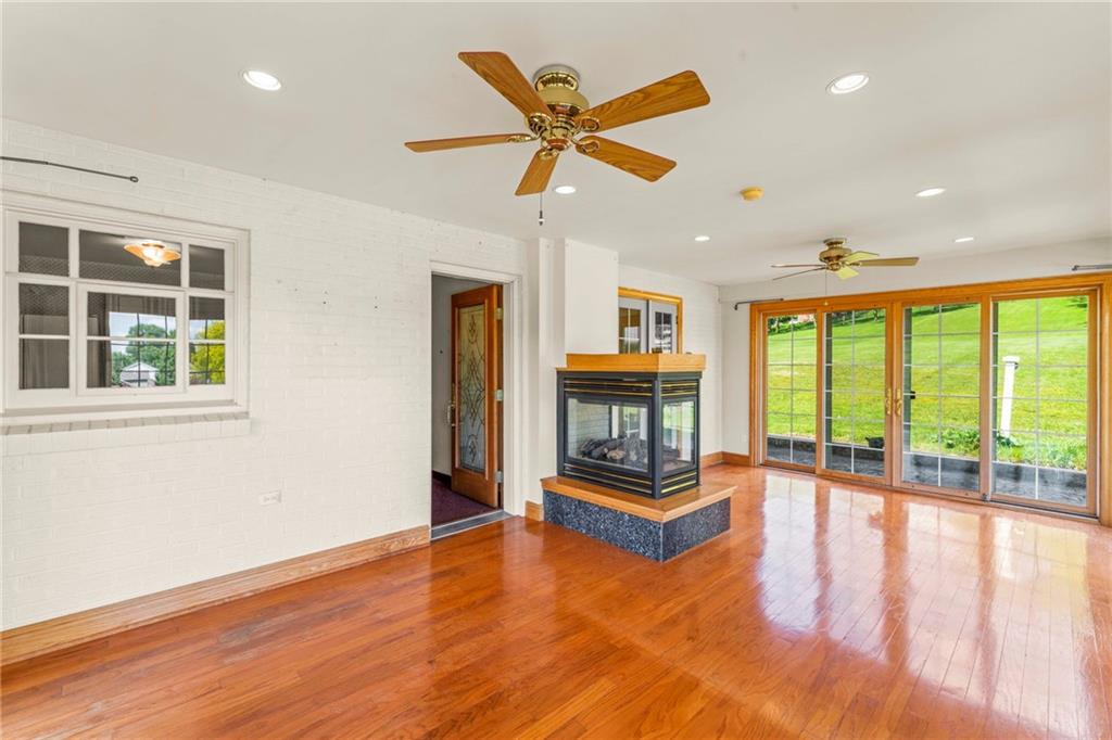 1484 Nine Eighty Road Canonsburg, PA 15317 - Photo 13 of 33 Sun Room 1484 Nine Eighty Road