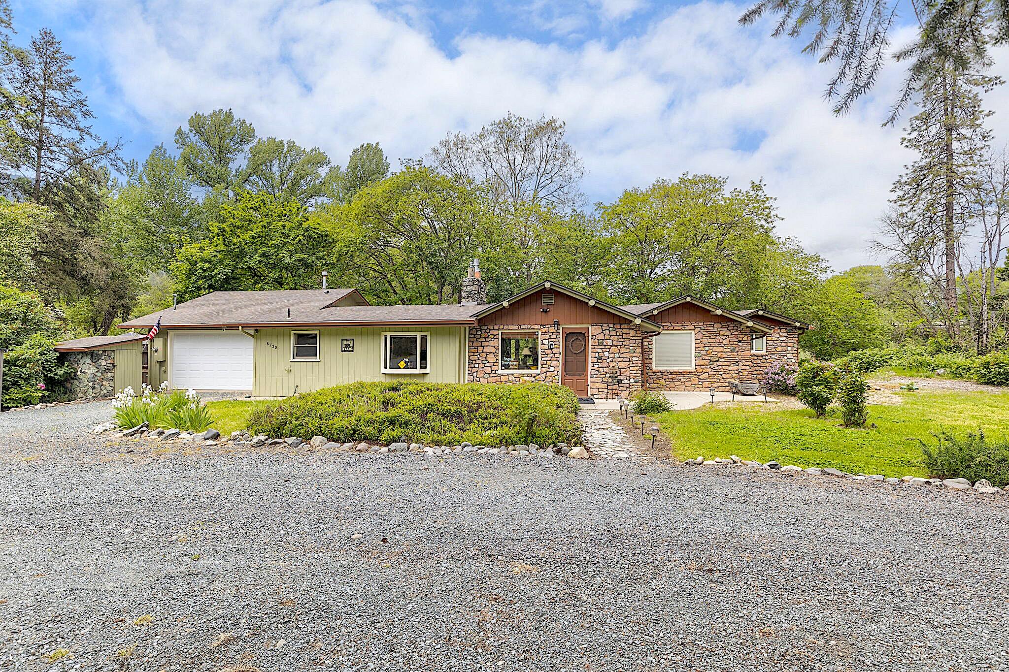 8720 Rogue River Highway Grants Pass, OR 97527 - Photo 3 of 51 34-web-or-mls-8720-rogue-river-hwy