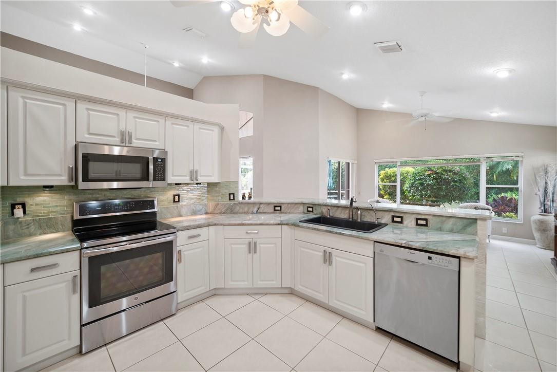 7362 Falls Road East Boynton Beach, FL 33437 - Photo 3 of 52 Photo 3