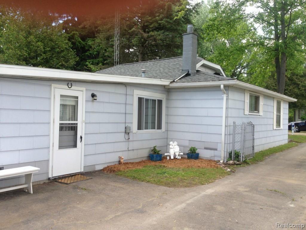 7321 Oak Road Lexington, MI 48450 - Photo 3 of 15 IMG_0415.jpg