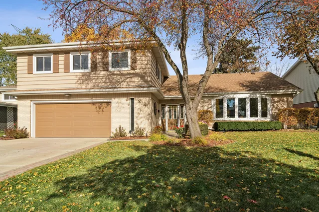 $625,000 | 214 East Ivy Lane, Arlington Heights, IL 60004