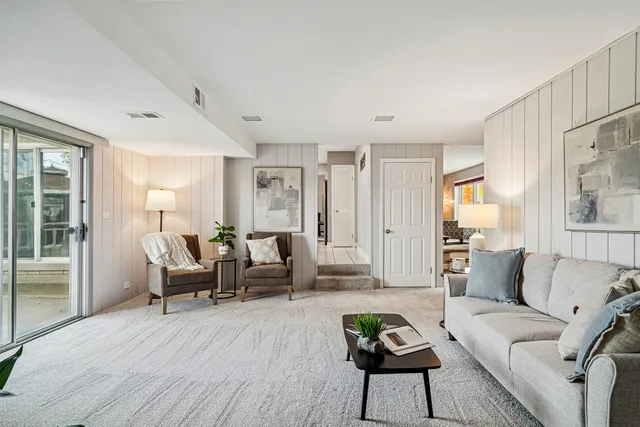 $625,000 | 214 East Ivy Lane, Arlington Heights, IL 60004