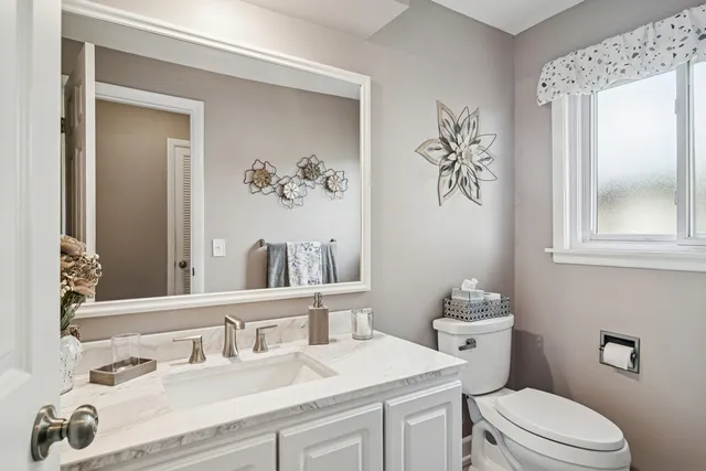 $625,000 | 214 East Ivy Lane, Arlington Heights, IL 60004