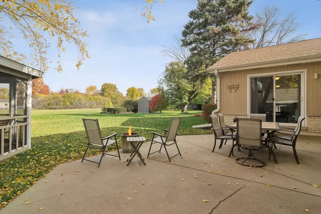 $625,000 | 214 East Ivy Lane, Arlington Heights, IL 60004