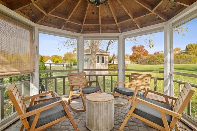 $625,000 | 214 East Ivy Lane, Arlington Heights, IL 60004