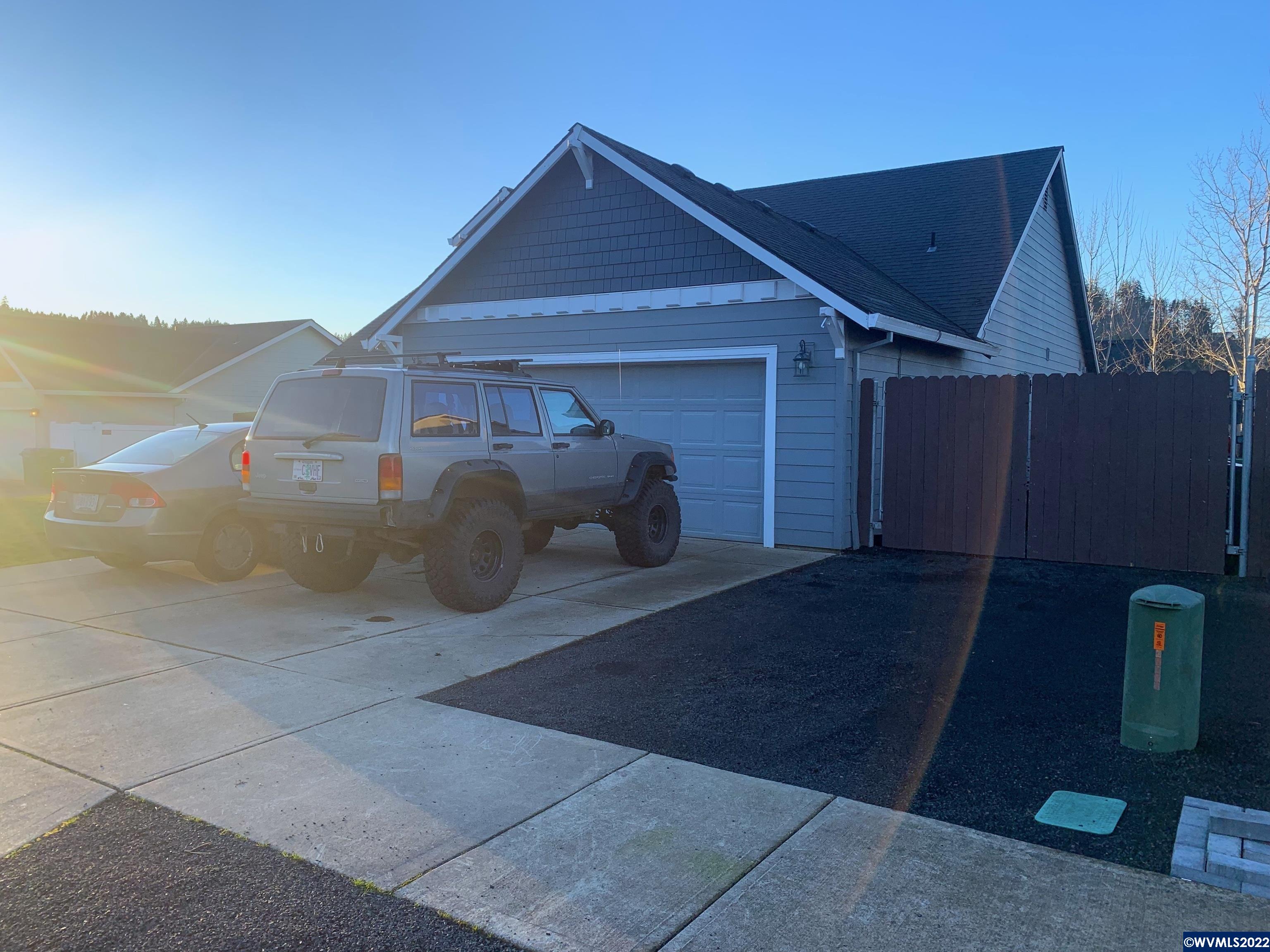 909 Riley Drive Northeast Silverton, OR 97381 - Photo 2 of 22 Gallery Image 2