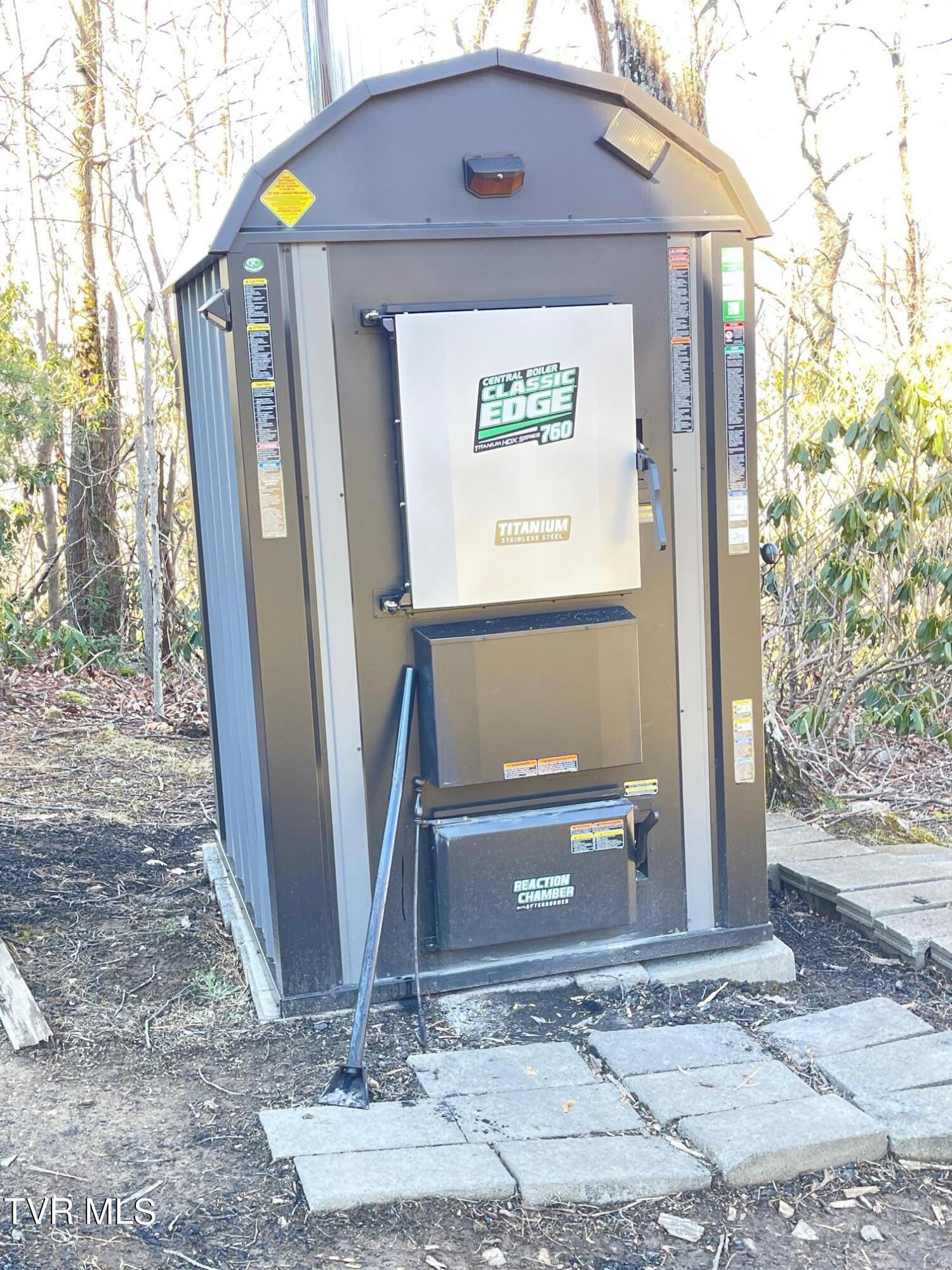 212 Upper Cliffside Drive Elizabethton, TN 37643 - Photo 109 of 130 IMG_1165 (1)