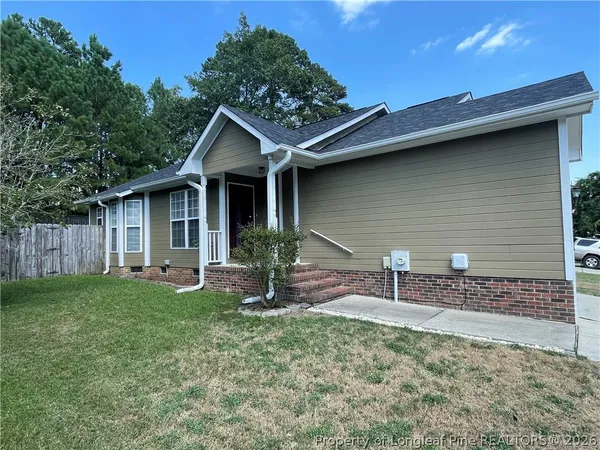 $1,625 | 333 Abbottswood Drive, Fayetteville, NC 28301