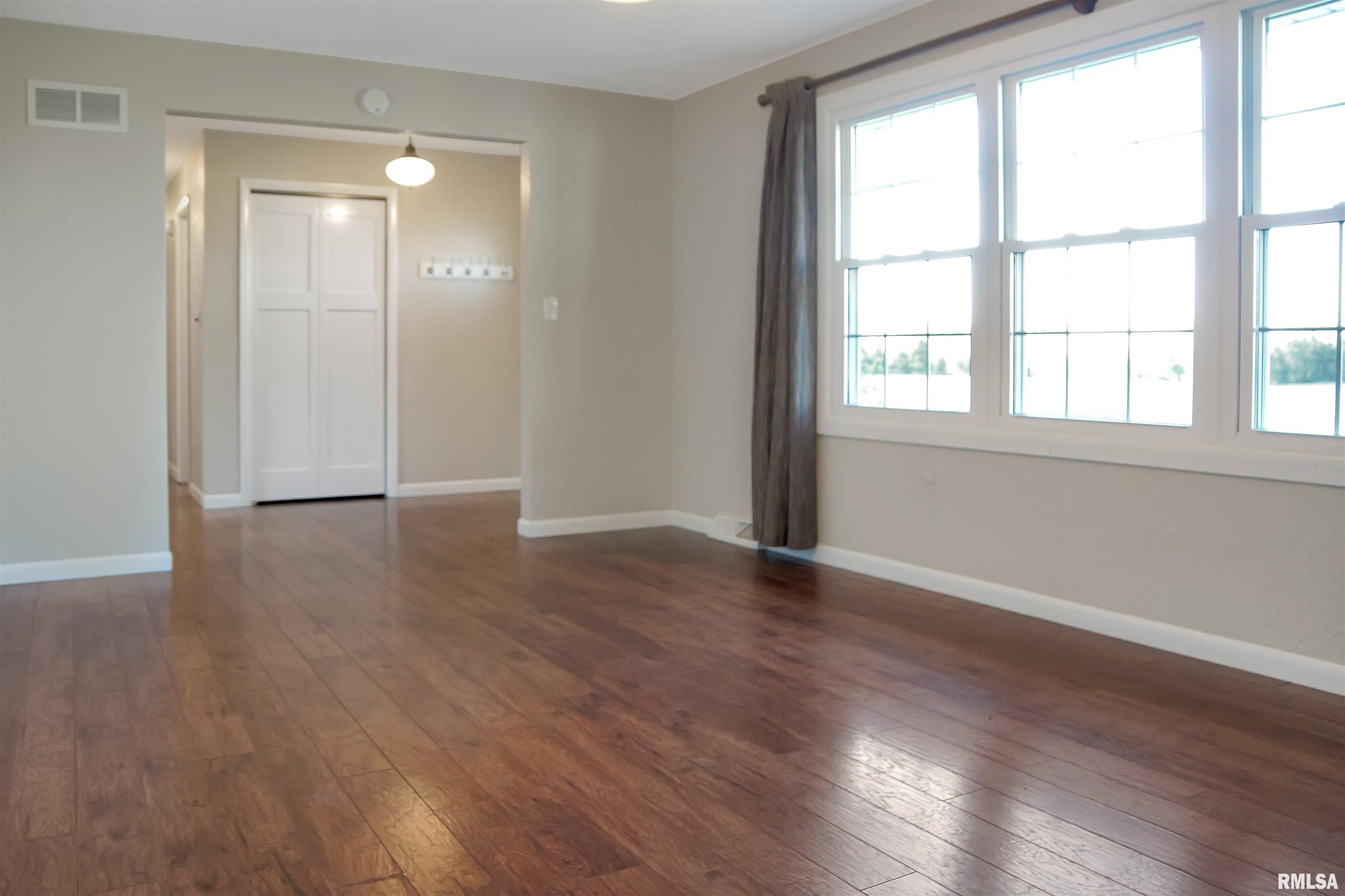 11325 Jubilee Ridge Road Princeville, IL 61559 - Photo 4 of 35 Gallery Image 4