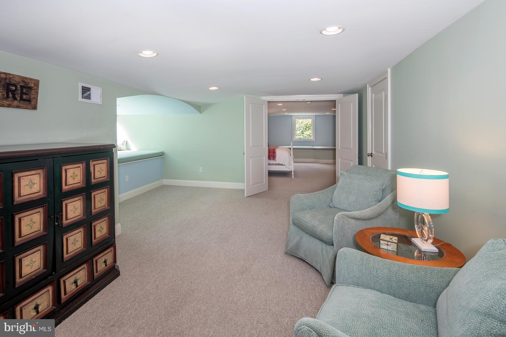 200 Glenn Road Ardmore, PA 19003 - Photo 34 of 49 3rd Floor Suite Sitting Room