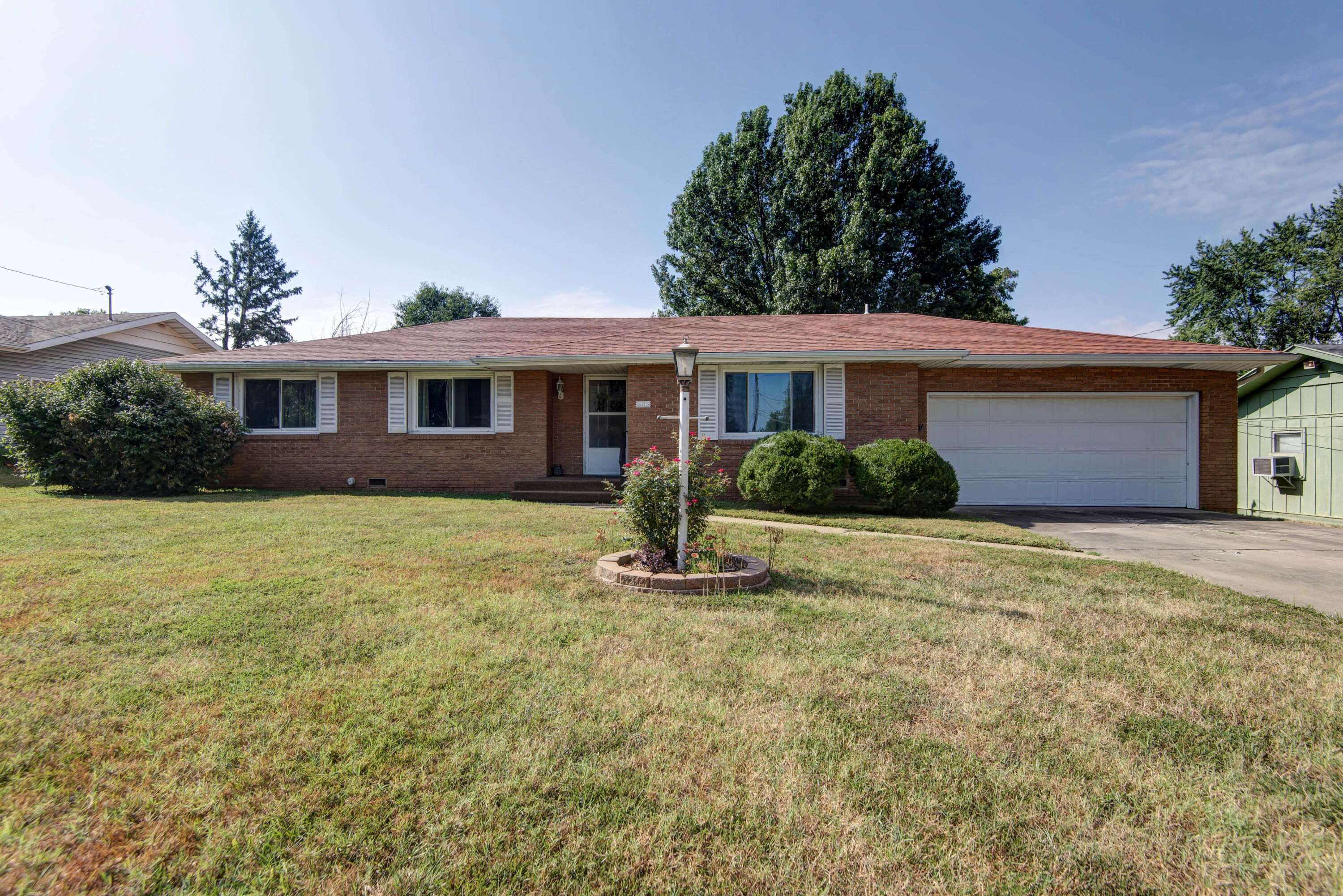 802 East Smith Street Springfield, MO 65803 - Photo 1 of 1 802 E Smith St