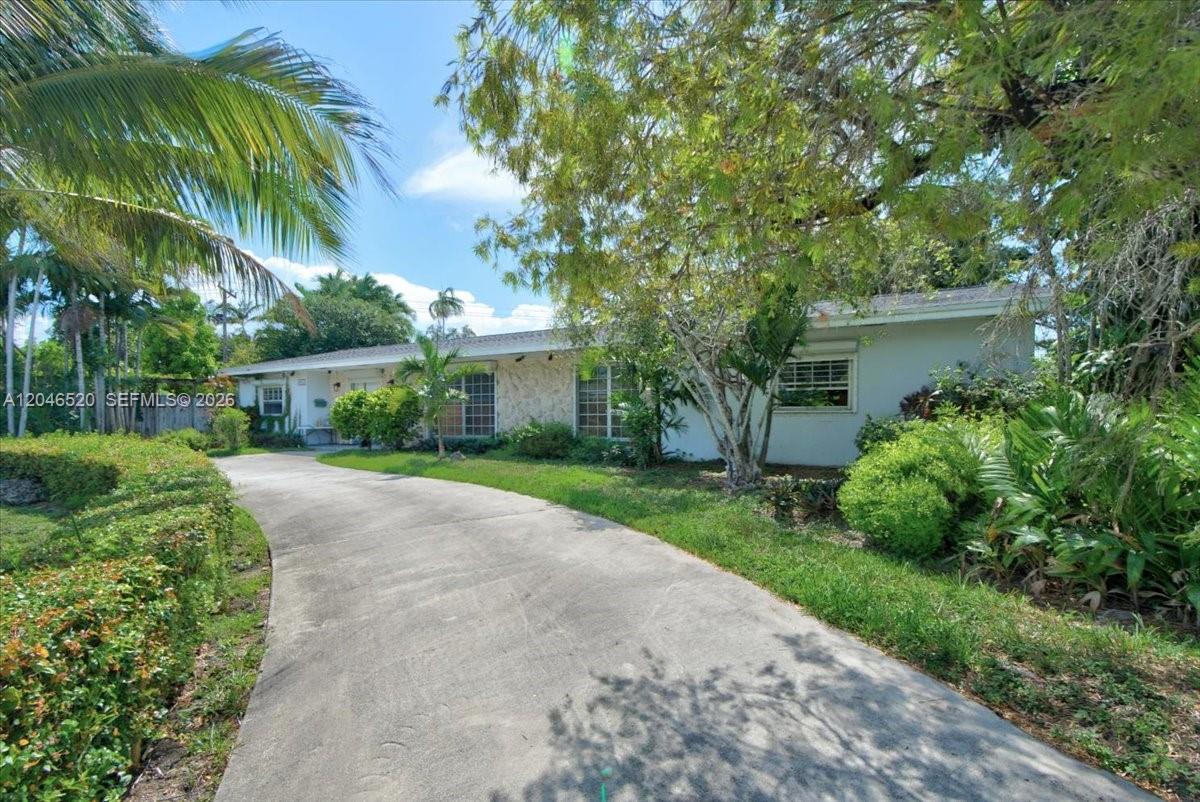 9841 Southwest 157th Terrace Miami, FL 33157 - Photo 2 of 54