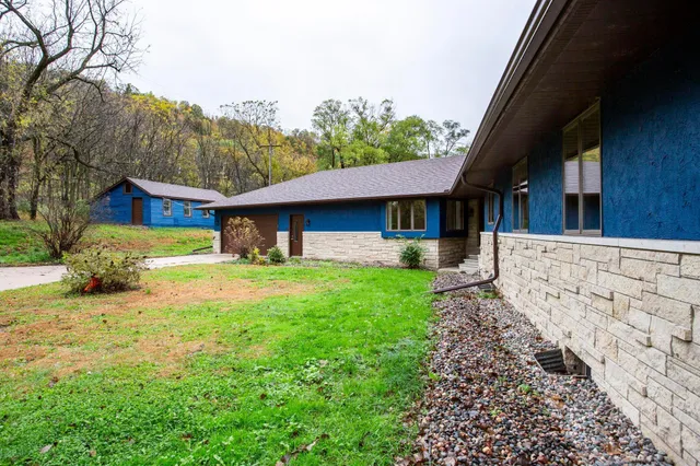 $988,000 | 27096 Sevastopol Road, Red Wing, MN 55066