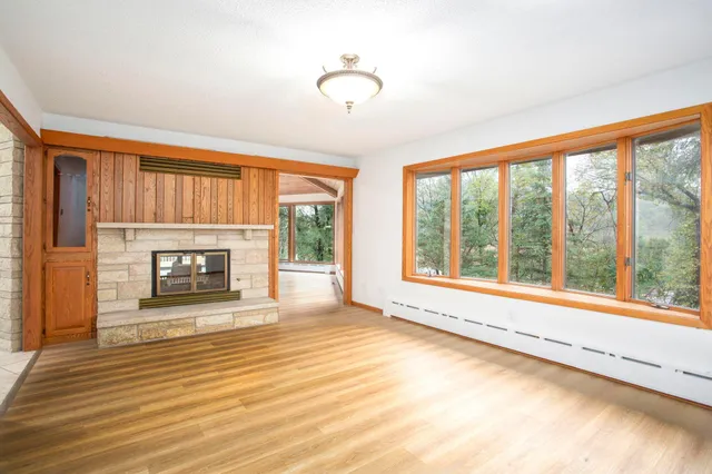 $988,000 | 27096 Sevastopol Road, Red Wing, MN 55066