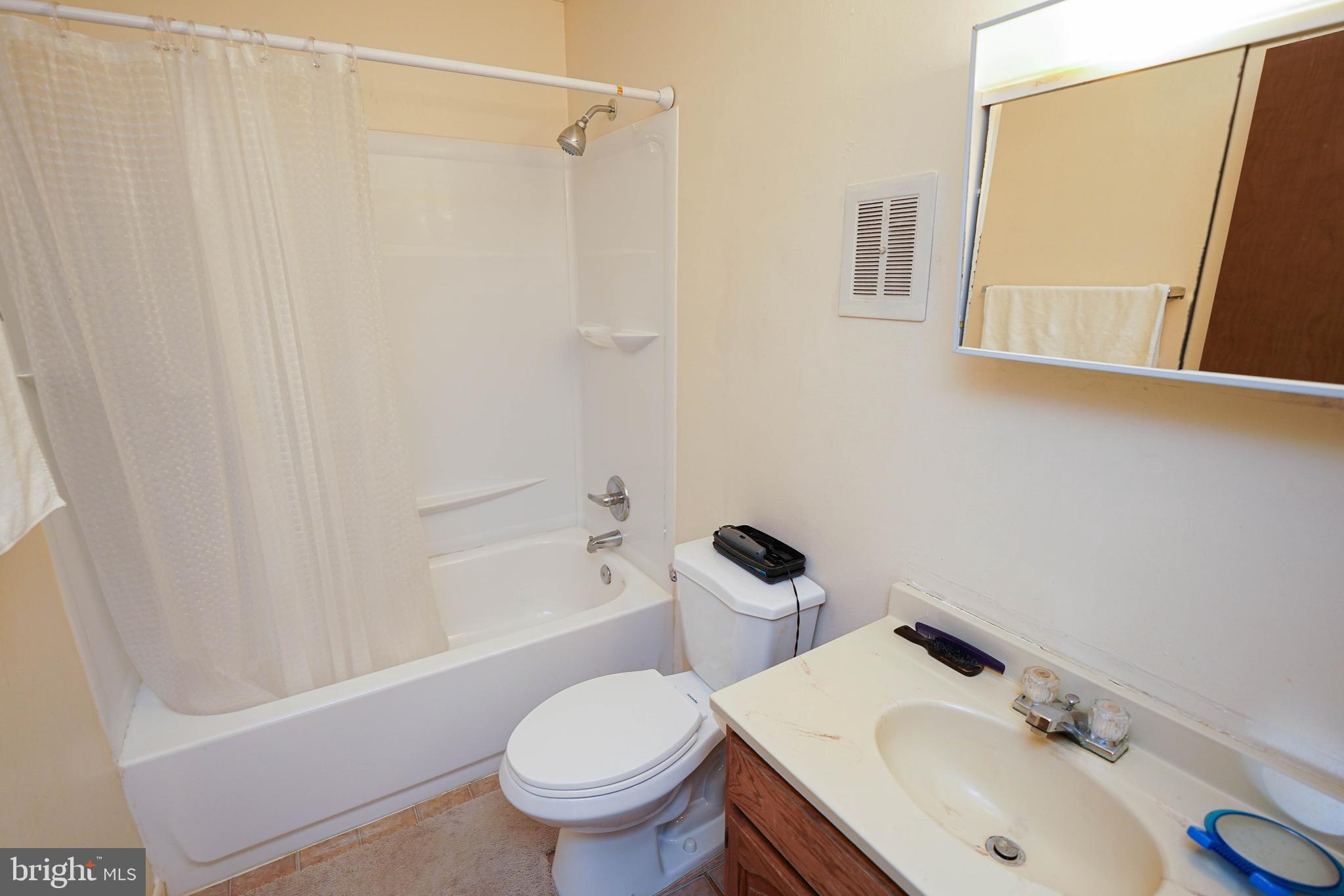 113 Jamestown Road, Unit D1 Ocean City, MD 21842 - Photo 28 of 46 primary bath