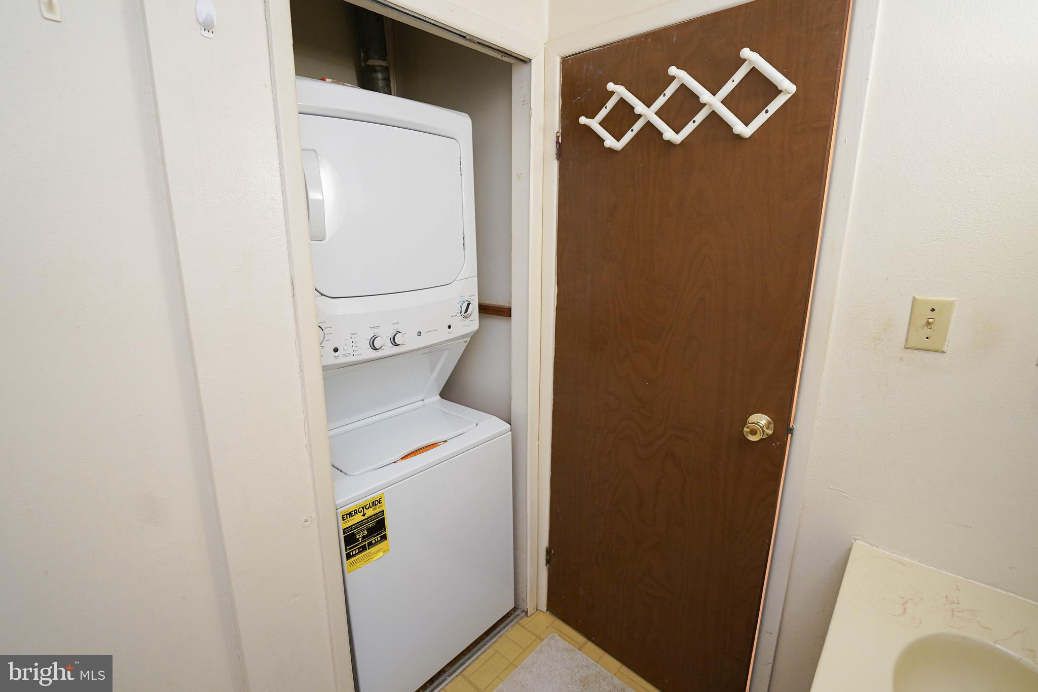 113 Jamestown Road, Unit D1 Ocean City, MD 21842 - Photo 32 of 46 stackable washer/dryer in full bath 2