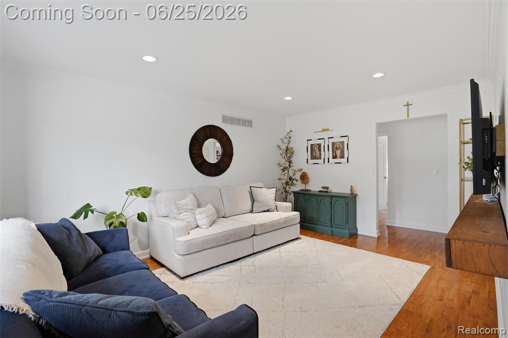 23405 West Lebost Novi, MI 48375 - Photo 4 of 27