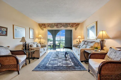 $225,000 | 250 Northeast 20th Street, Unit 5060, Boca Raton, FL 33431