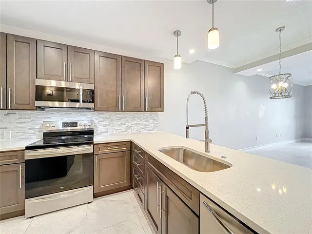 $369,000 | 16300 County Road 455, Unit 712, Montverde, FL 34756