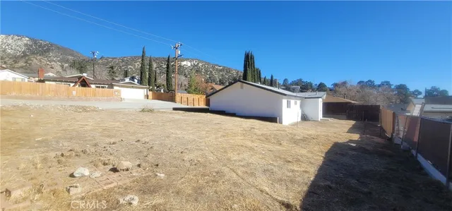 $2,500 | 4136 Poplar Trail, Frazier Park, CA 93225