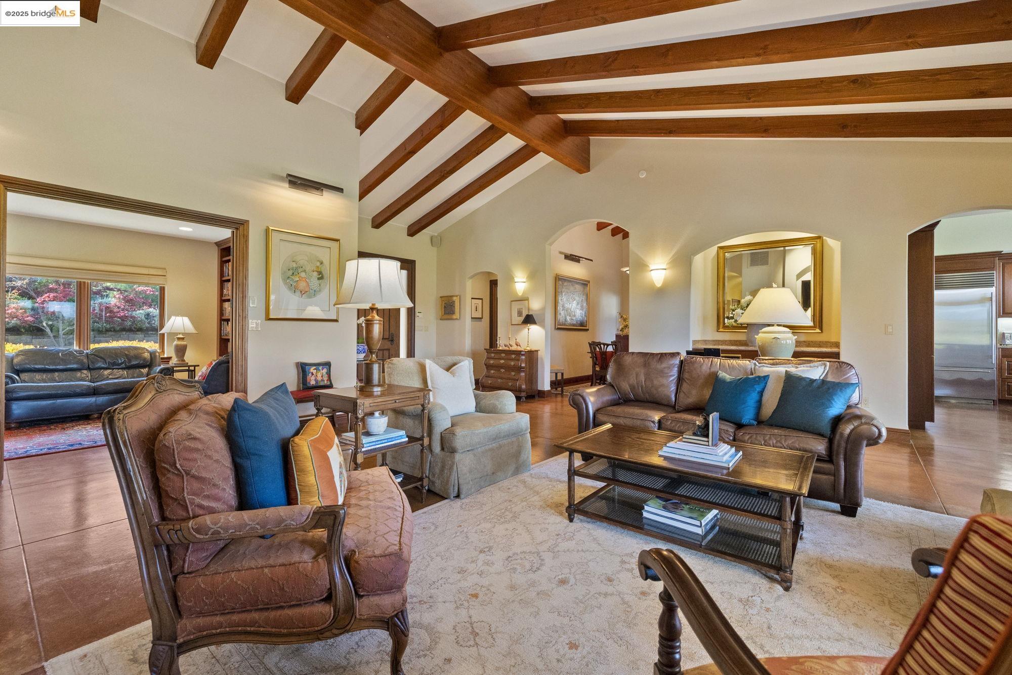 10270 Slate Rim Road Sonora, CA 95370 - Photo 22 of 55 a living room with furniture and a lamp