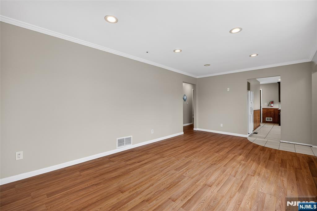 340 Old Post Road Edison, NJ 08817 - Photo 3 of 27
