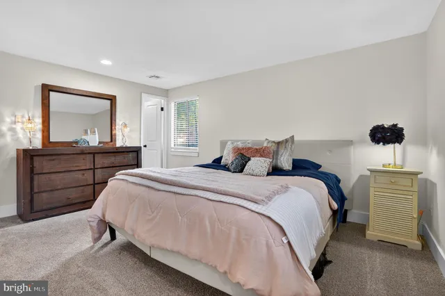 $640,000 | 1534 Youngs Point Place, Herndon, VA 20170